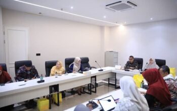 Sekda Makassar Minta OPD Perkuat Koordinasi Pertahankan Capaian UHC 5 Sekda Makassar Minta OPD Perkuat Koordinasi Pertahankan Capaian UHC