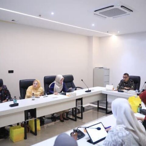 Sekda Makassar Minta OPD Perkuat Koordinasi Pertahankan Capaian UHC 11 Sekda Makassar Minta OPD Perkuat Koordinasi Pertahankan Capaian UHC