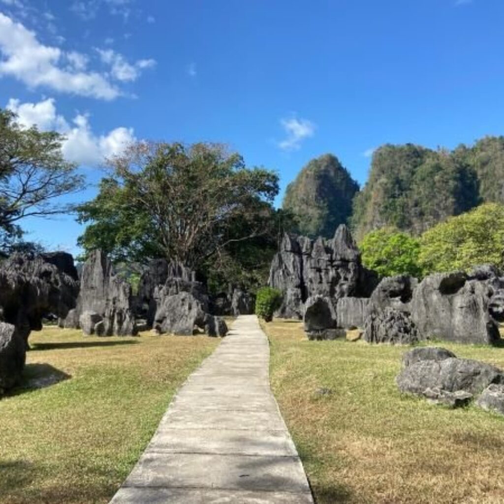 Taman Prasejarah Leang-Leang: Menelusuri Jejak Manusia Purba di Maros