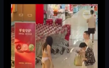 Video Pasutri Berantem di Mal China Viral, Istri Lepas Pakaian di Depan Umum
