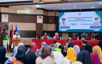 Wagub Sulsel Buka Pelatihan Perempuan dan Serahkan Dukungan Usaha UPPKA Jeneponto Takalar 8 Wagub Sulsel Buka Pelatihan Perempuan dan Serahkan Dukungan Usaha UPPKA Jeneponto Takalar