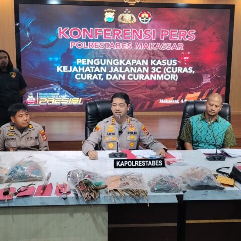 47 Pelaku Kejahatan Dibekuk Polrestabes Makassar dalam Sebulan, Ratusan Sajam Disita
