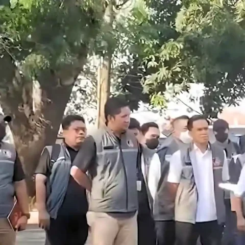 Kantor hingga Rujab Bupati Gowa Digeledah, Polisi Bawa Bukti PBG 10 Kantor hingga Rujab Bupati Gowa Digeledah, Polisi Bawa Bukti PBG