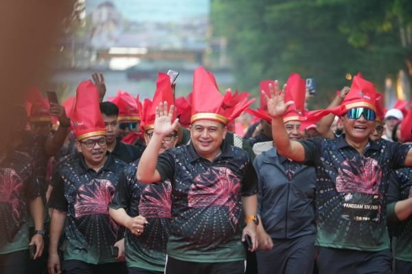 Appi dan Pangdam XIV Hasanuddin Ikut Lari di Patonro Elite Run 2026 1 Appi dan Pangdam XIV Hasanuddin Ikut Lari di Patonro Elite Run 2026