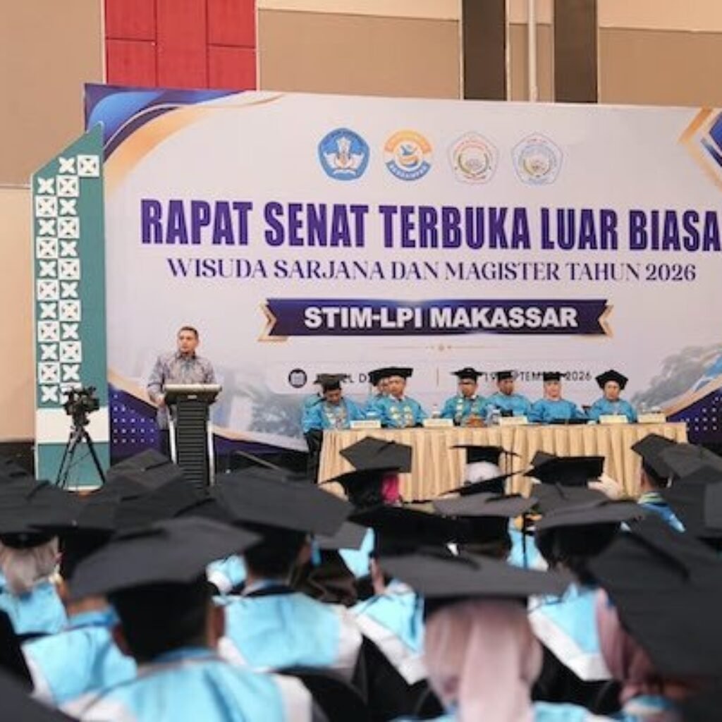 Appi Sampaikan Pesan ke Wisudawan STIM-LPI: Jaga Integritas dan Nama Baik Almamater