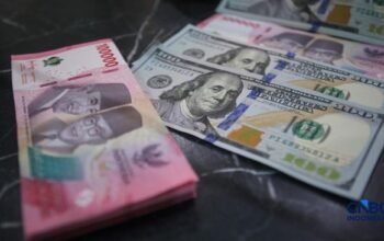 Ekonom Prediksi Dolar Bisa Capai Rp18.200, Waspada 3 Faktor Ini