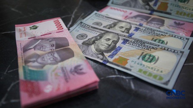Ekonom Prediksi Dolar Bisa Capai Rp18.200, Waspada 3 Faktor Ini 1 Ekonom Prediksi Dolar Bisa Capai Rp18.200, Waspada 3 Faktor Ini