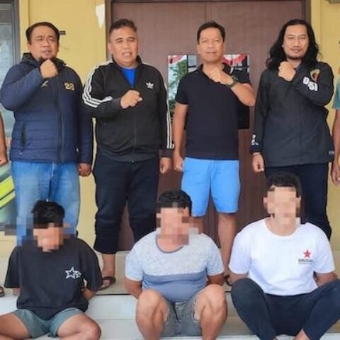 Empat pria di Maros ditangkap usai curi tiga sapi dan menjualnya seharga Rp24 juta 11 Empat pria di Maros ditangkap usai curi tiga sapi dan menjualnya seharga Rp24 juta