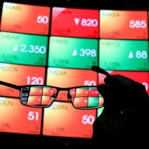 IHSG Parkir Anjlok 1,69% di Zona Merah, Ini Penyebabnya