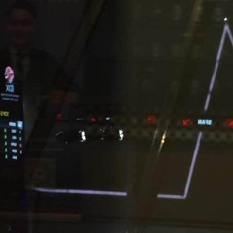 IHSG Turun 1,30% ke Level 6.300, 550 Saham Melemah