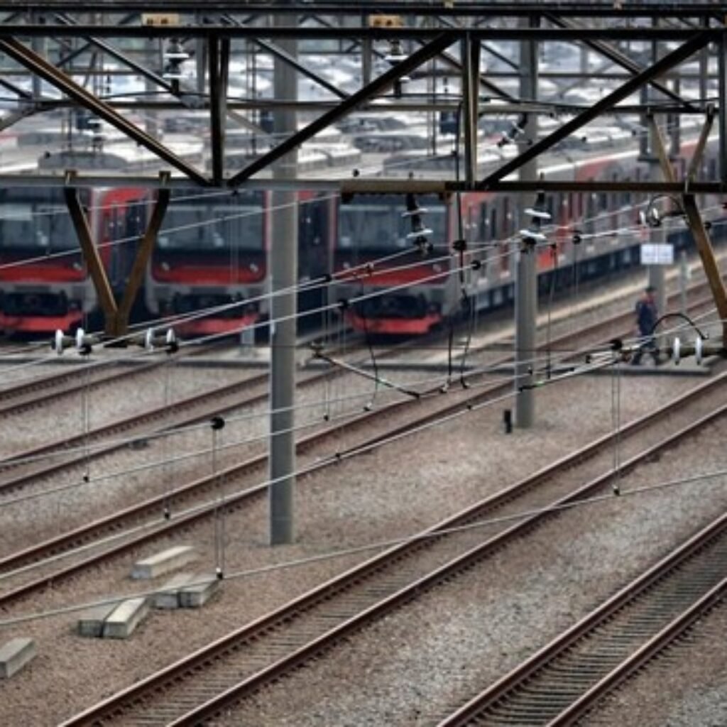 INKA Benarkan 7 KRL CLI-225 Direcall untuk General Check Up di Depok