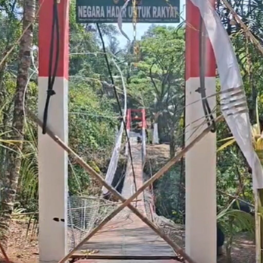 Jembatan Gantung Pongpet Pangandaran Ambruk Saat Diresmikan, Bupati Citra Pitriyami Terluka Ringan