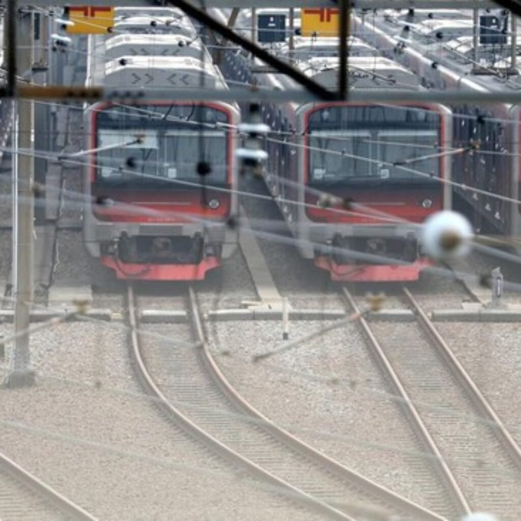 KAI Impor 23 KRL Bekas Jepang, INKA Fokus Pengembangan Industri Nasional