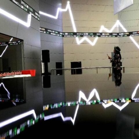 Konglomerat Edwin Soeryadjaya Borong Saham SRTG Rp 1,49 Miliar