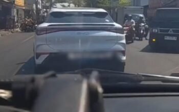 Mobil Listrik Diduga Halangi Ambulans di Solo, Pengemudi Terima Tilang