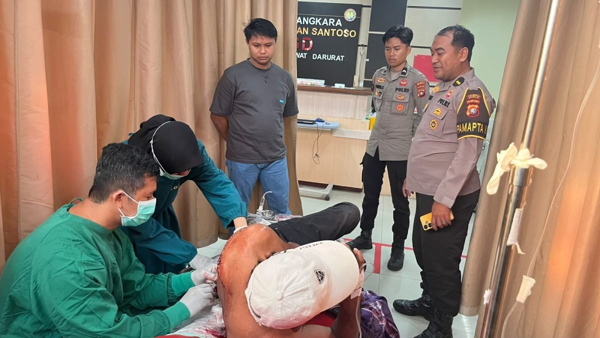Perselisihan Antrean Solar di SPBU Simbuang Berujung Penganiayaan dengan Parang, Korban Pengawas SPBU Luka 1 Perselisihan Antrean Solar di SPBU Simbuang Berujung Penganiayaan dengan Parang, Korban Pengawas SPBU Luka