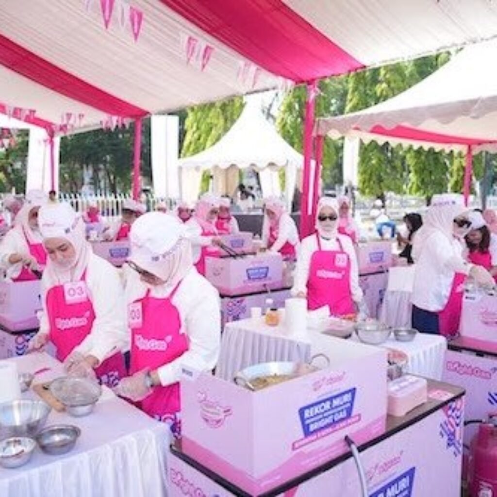 Pertamina Patra Niaga Regional Sulawesi Catat Rekor MURI Memasak Serentak di 8 Kota