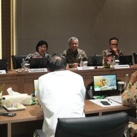 Pertemuan DPR, Menteri Keuangan, BI, OJK, dan Danantara Bahas Sinkronisasi Kebijakan