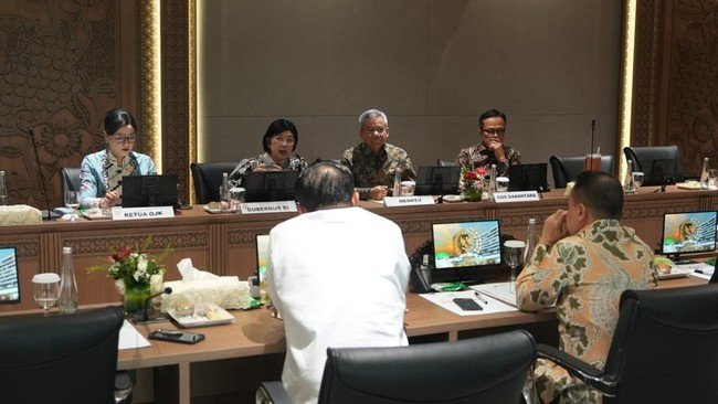 Pertemuan DPR, Menteri Keuangan, BI, OJK, dan Danantara Bahas Sinkronisasi Kebijakan 1 Pertemuan DPR, Menteri Keuangan, BI, OJK, dan Danantara Bahas Sinkronisasi Kebijakan