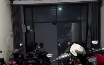 Polisi Selidiki Ruko Viral Tawarkan Loker Palsu di Pasar Minggu, Jakarta Selatan 5 Polisi Selidiki Ruko Viral Tawarkan Loker Palsu di Pasar Minggu, Jakarta Selatan