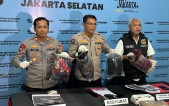 Polisi Tangkap 5 Pelaku Tawuran Viral di Tebet, Terlibat 2 Kelompok Bertikai 5 Polisi Tangkap 5 Pelaku Tawuran Viral di Tebet, Terlibat 2 Kelompok Bertikai