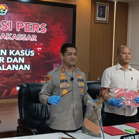 Polisi Ungkap Modus Tawuran Geng Motor Berbasis COD lewat TikTok di Makassar 11 Polisi Ungkap Modus Tawuran Geng Motor Berbasis COD lewat TikTok di Makassar