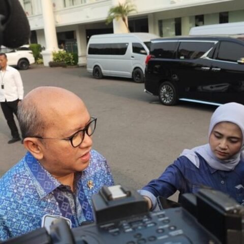 Rosan Ungkap Rencana Danantara Beli Saham BEI, Porsinya 5%-10%