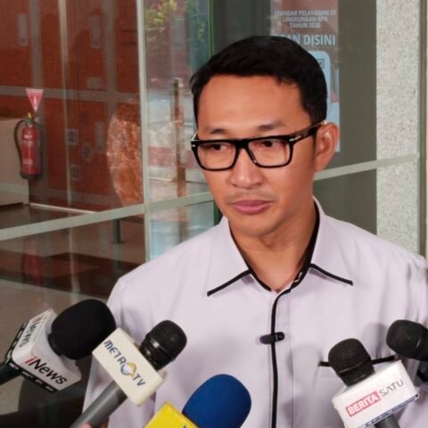 Menteri ATR/BPN Nusron Wahid memberikan keterangan kepada media