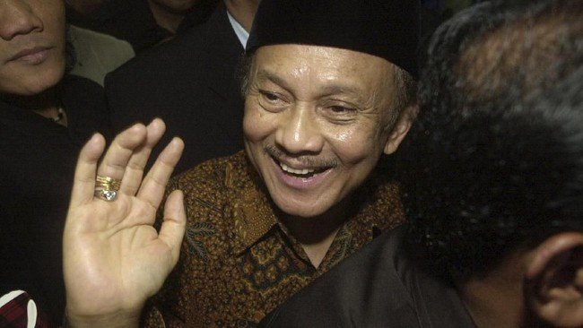 BJ Habibie berhasil menurunkan nilai dolar ke level Rp6.550 pada awal 1999 1 BJ Habibie berhasil menurunkan nilai dolar ke level Rp6.550 pada awal 1999