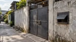 Pintu Baja di Kampung Borta Kembali Berdiri Seusai Dibongkar Polisi, Ada Loket yang Diduga untuk Jual Sabu