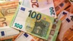 Euro Falls to 17‑Month Low as French Bond Sell‑off Intensifies