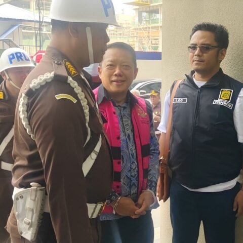 Febrie Adriansyah dalam rangkaian proses hukum perkara TPPU