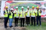 Gubernur Andi Sudirman Beri Santunan dan Bantuan Pendidikan Anak Petugas Karhutla Gugur di Toraja Utara 2 Gubernur Andi Sudirman Groundbreaking Revitalisasi Lapangan Sepak Bola Pallempang Luwu