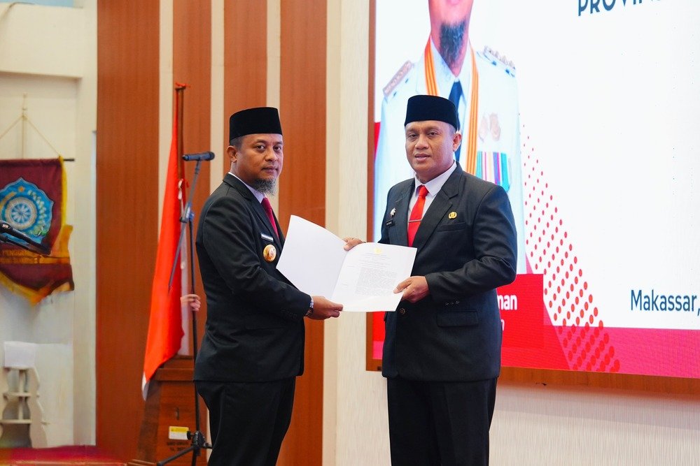 Gubernur Andi Sudirman Lantik Andi Winarno Eka Putra sebagai Pj Sekda Provinsi Sulsel 1 Gubernur Andi Sudirman Lantik Andi Winarno Eka Putra sebagai Pj Sekda Provinsi Sulsel