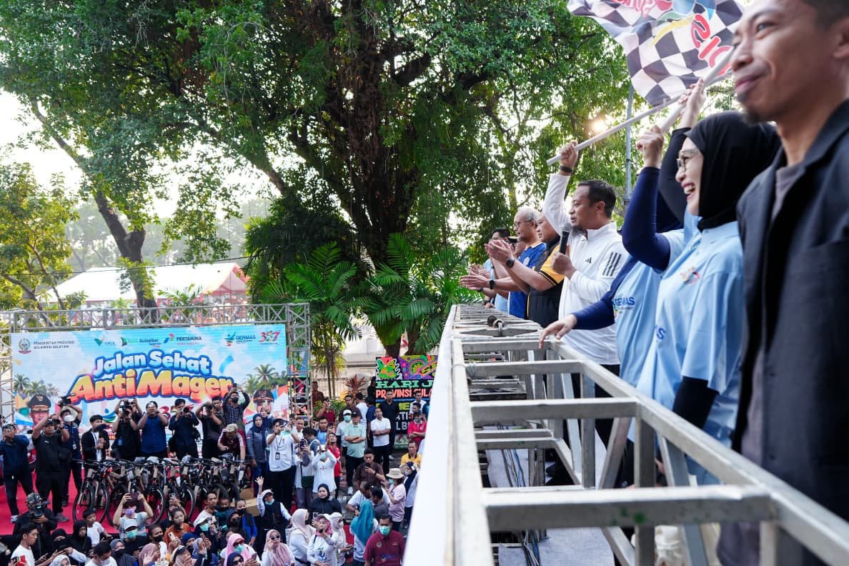 Gubernur Andi Sudirman Lepas Jalan Sehat Anti Mager dan Kirab Swasembada Pangan 1 Gubernur Andi Sudirman Lepas Jalan Sehat Anti Mager dan Kirab Swasembada Pangan