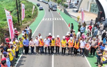 Gubernur Andi Sudirman Resmikan Jalan Paleteang–Malimpung–Kabere, Hubungkan Empat Kabupaten dan Layani Sekitar 800 Ribu Warga 5 Gubernur Andi Sudirman Resmikan Jalan Paleteang–Malimpung–Kabere, Hubungkan Empat Kabupaten dan Layani Sekitar 800 Ribu Warga