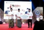 Gubernur Sulsel Menyerahkan Rp10 Miliar untuk Pembangunan Masjid Asrama Haji