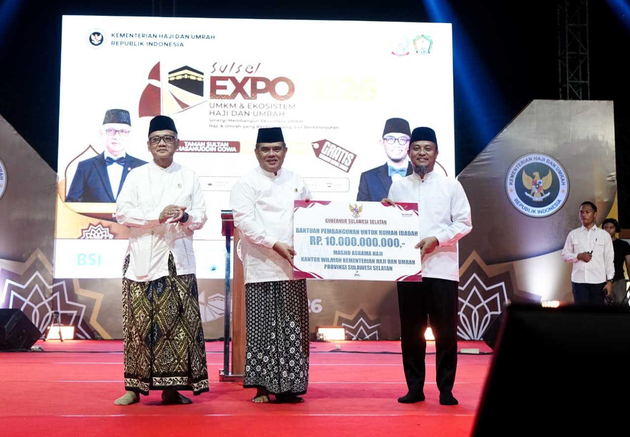 Gubernur Sulsel Menyerahkan Rp10 Miliar untuk Pembangunan Masjid Asrama Haji 1 Gubernur Sulsel Menyerahkan Rp10 Miliar untuk Pembangunan Masjid Asrama Haji