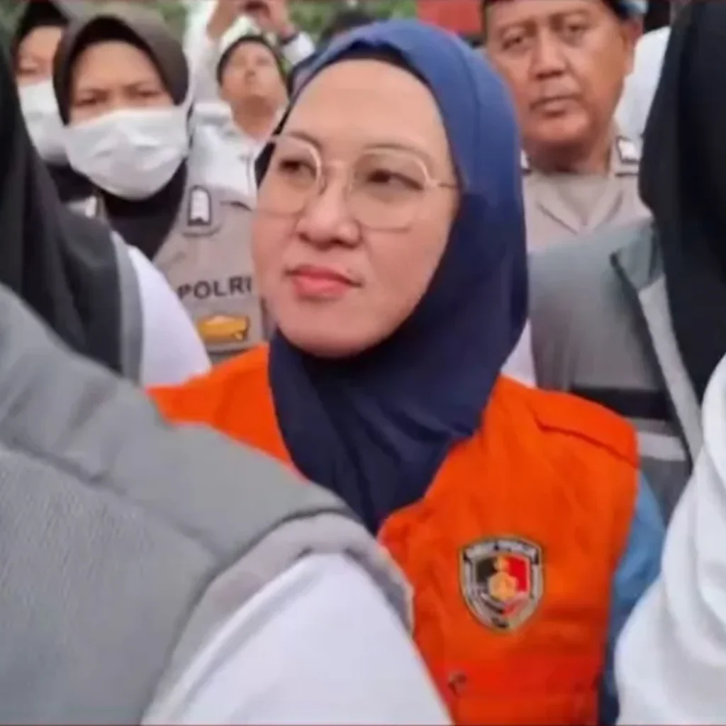 Husniah Talenrang Berompi Oranye, Eks Bupati Gowa Ditahan 20 Hari di Polda Sulsel