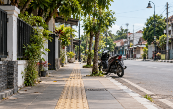 Anak 13 Tahun Lolos dari Dugaan Penculikan di Mamuju 7 Ilustrasi sepeda motor di tepi jalan