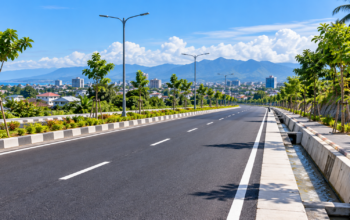 Jalan Aroepala Akan Diaspal Lapis Kedua setelah Drainase Rampung 5 Ilustrasi jalan beraspal, drainase, dan lingkungan perkotaan