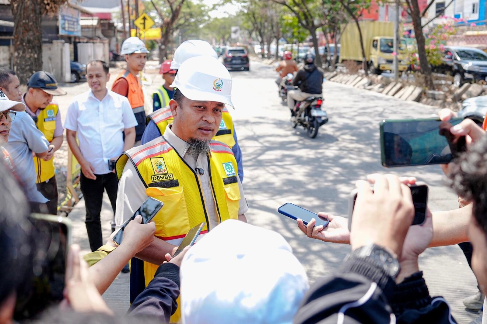 Jalan Samping Tol Sutami di Makassar Rusak Parah, Gubernur: Balai Jalan Segera Perbaiki 1 Jalan Samping Tol Sutami di Makassar Rusak Parah, Gubernur: Balai Jalan Segera Perbaiki