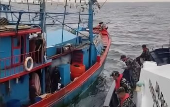 KKP Amankan KM Maulana 23 Terkait Dugaan Penganiayaan ABK di Laut Aru 3 KKP Amankan KM Maulana 23 Terkait Dugaan Penganiayaan ABK di Laut Aru