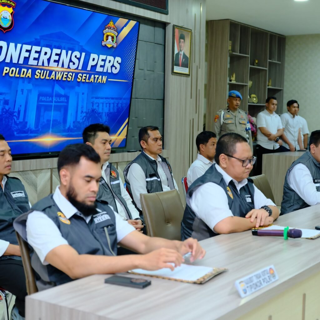 Kortastipidkor Polri Gelar Konferensi Pers Perkembangan Penyidikan Dugaan Korupsi Perizinan dan TPPU di Kabupaten Gowa