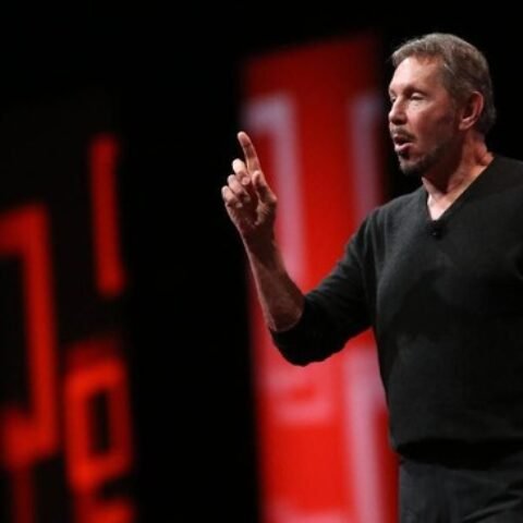 Larry Ellison Diam-diam Borong Delapan Rumah di Florida untuk Staf Keluarganya
