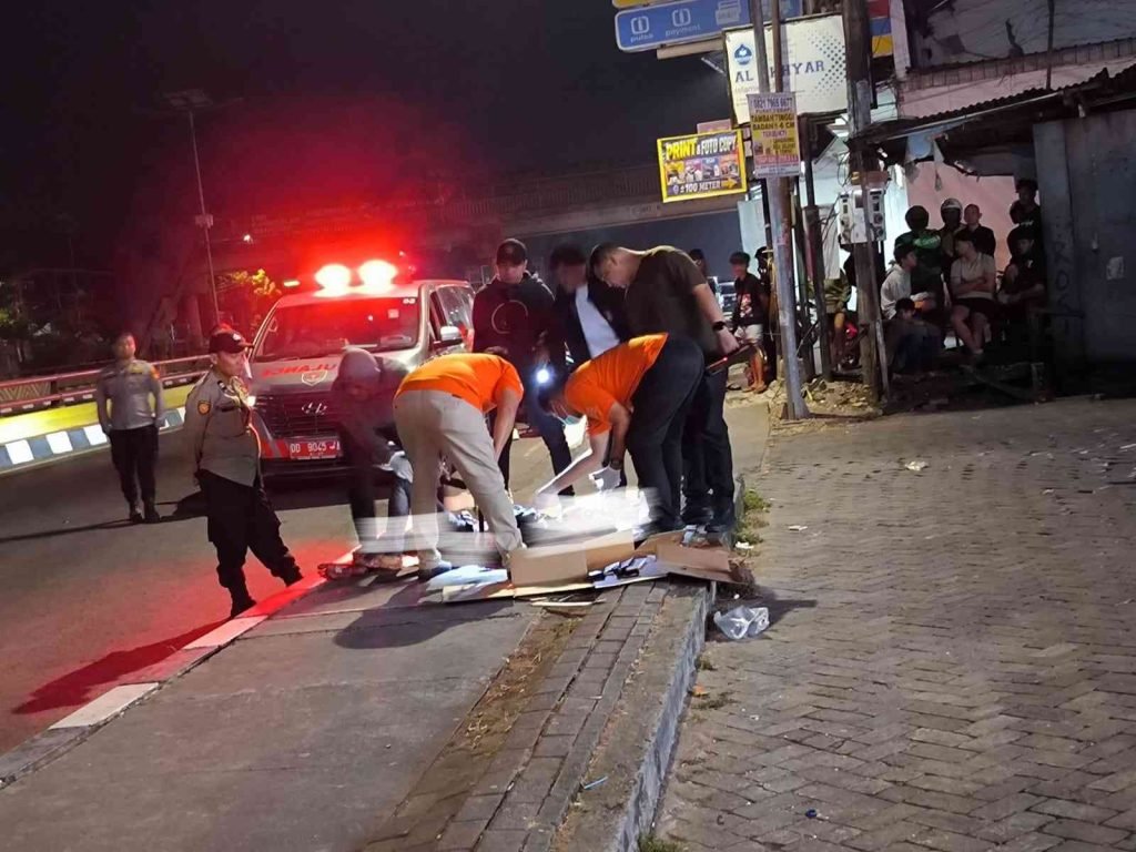 Pemuda di Makassar Tewas Dikeroyok Geng Motor, Kepala Tertancap Anak Panah Busur 1 Pemuda di Makassar Tewas Dikeroyok Geng Motor, Kepala Tertancap Anak Panah Busur