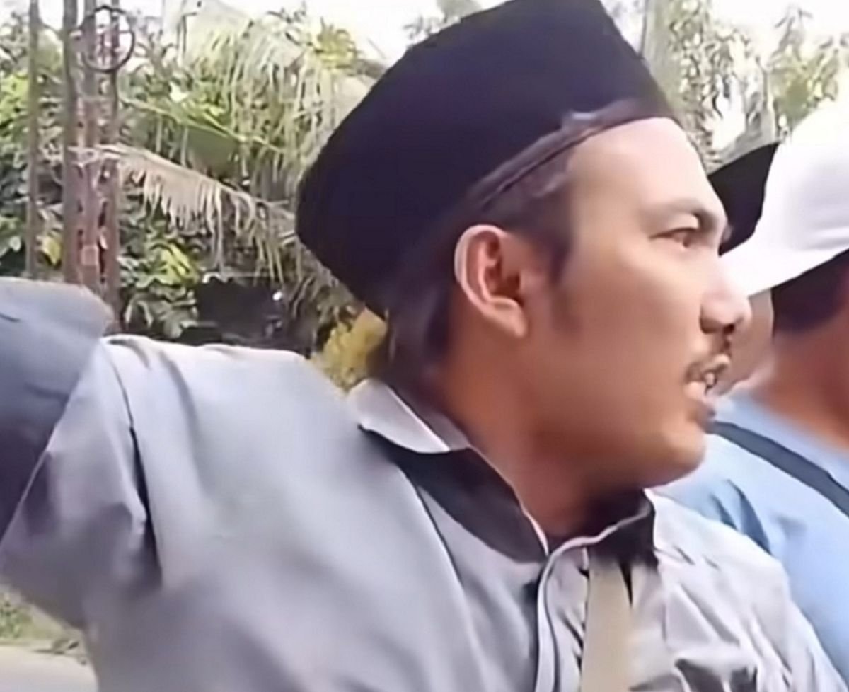 Polisi Tetapkan Aji Cahyono Putra Tersangka Pembubaran Ibadah GKPI di Rajeg 1 Polisi Tetapkan Aji Cahyono Putra Tersangka Pembubaran Ibadah GKPI di Rajeg