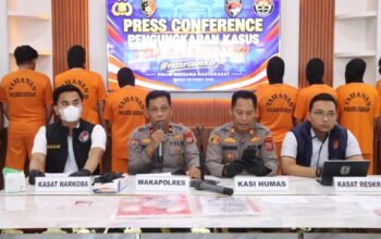 Polres Sidrap Tangkap Penipu Asmara yang Rugikan 11 Korban Ratusan Juta 6 Konferensi pers Polres Sidrap terkait kasus penipuan bermodus asmara