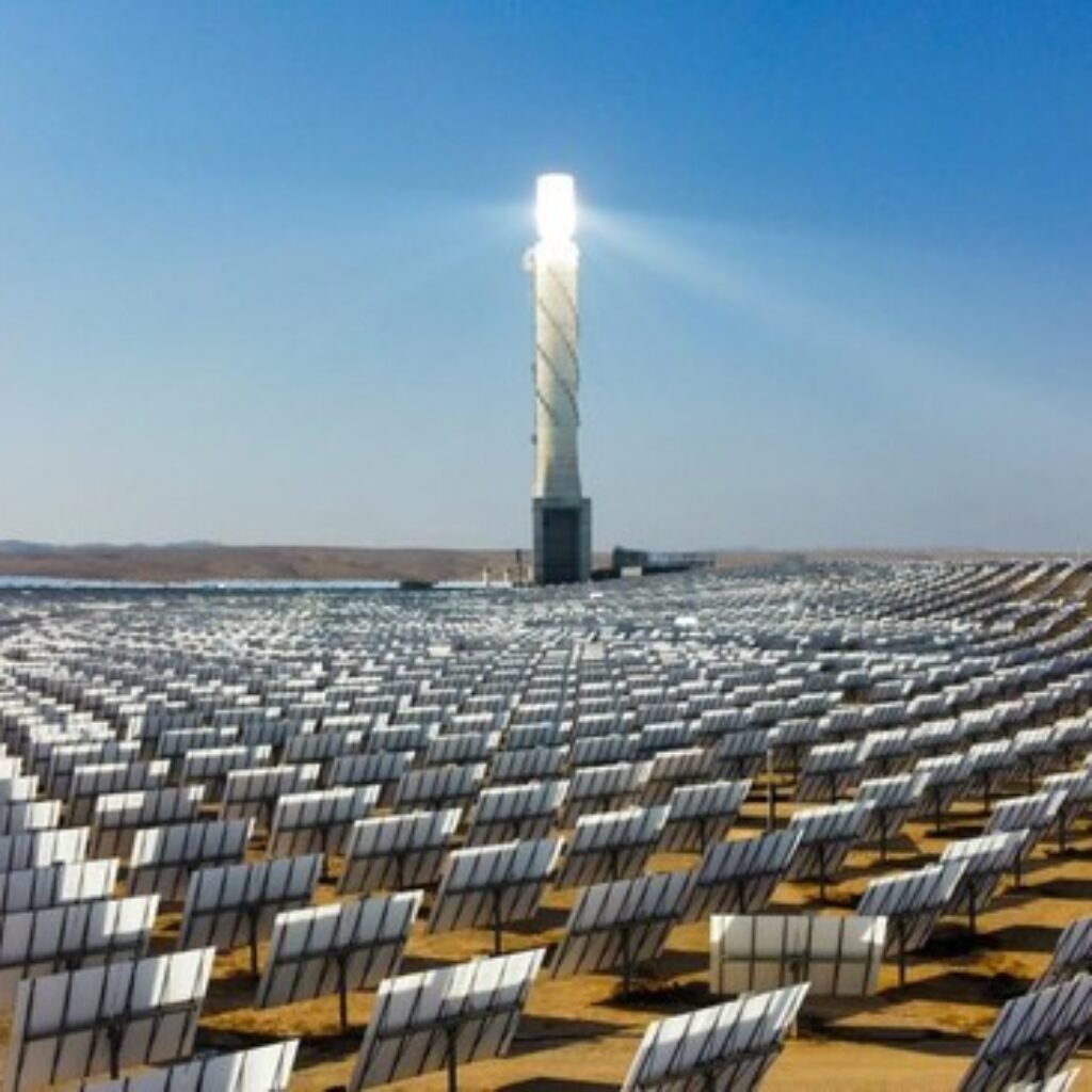 PT PLN Mengumumkan Strategi Energi Surya 100 GWp untuk Menghadapi Lonjakan Konsumsi Listrik Indonesia