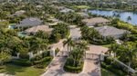 Larry Ellison Dilaporkan Membeli Delapan Rumah di Florida untuk Staf